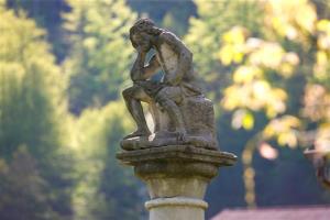 Kip Premišljujočega Kristusa